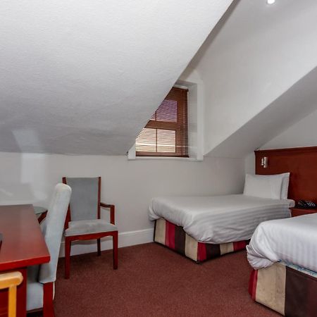 חלנדודנו Kensington Hotel מראה חיצוני תמונה