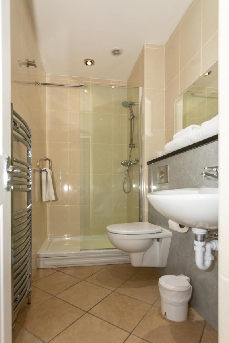 חלנדודנו Kensington Hotel מראה חיצוני תמונה
