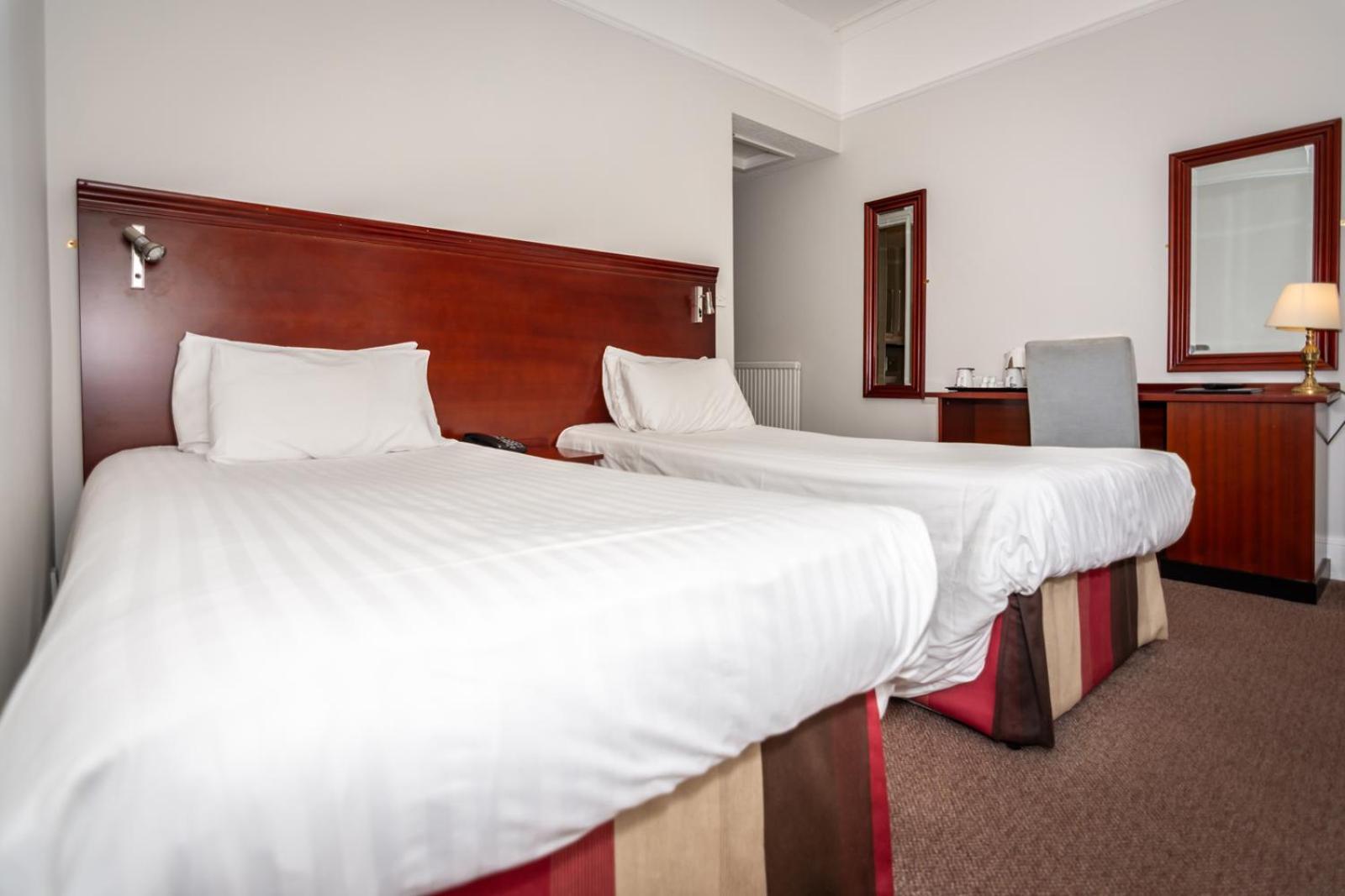 חלנדודנו Kensington Hotel מראה חיצוני תמונה