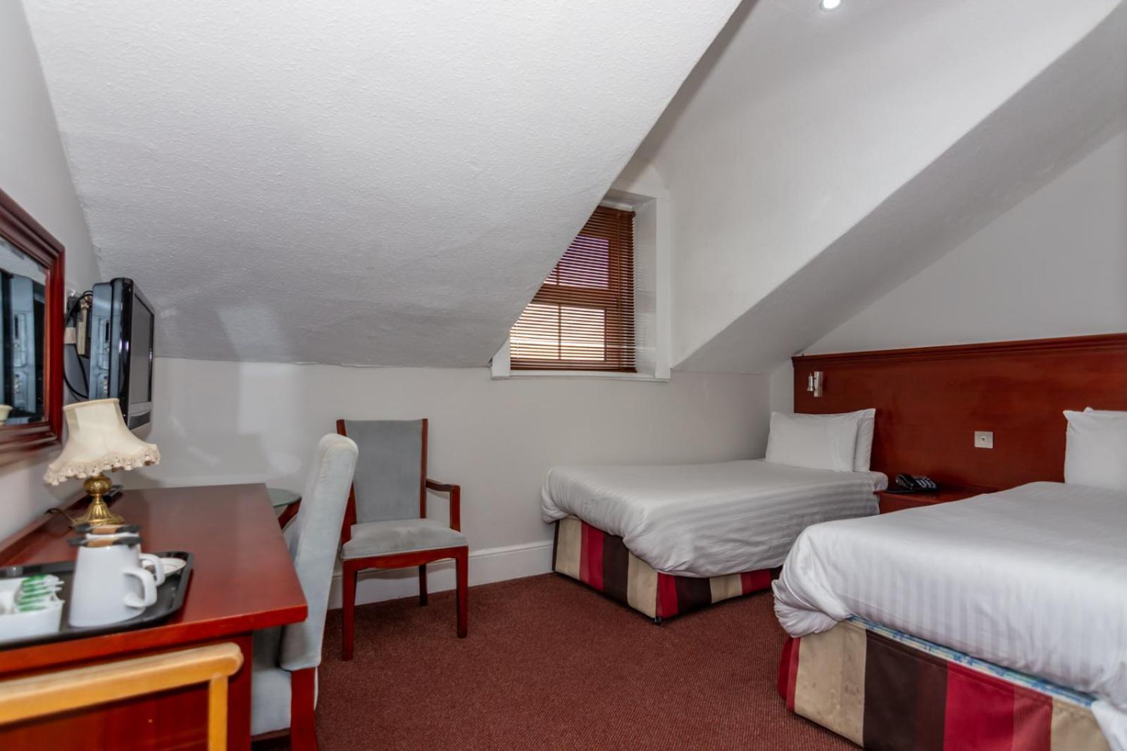 חלנדודנו Kensington Hotel מראה חיצוני תמונה